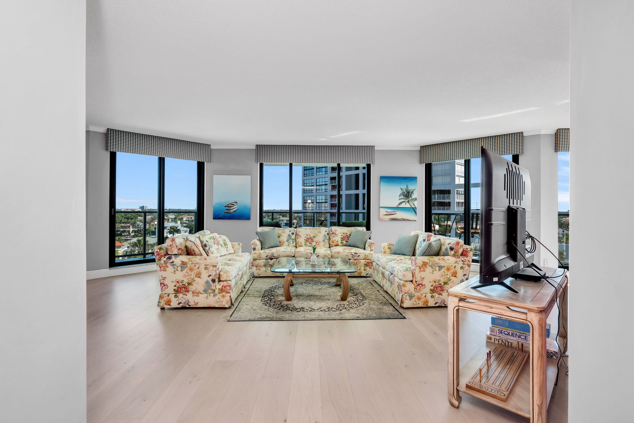 Foyer Hallway to Living Room