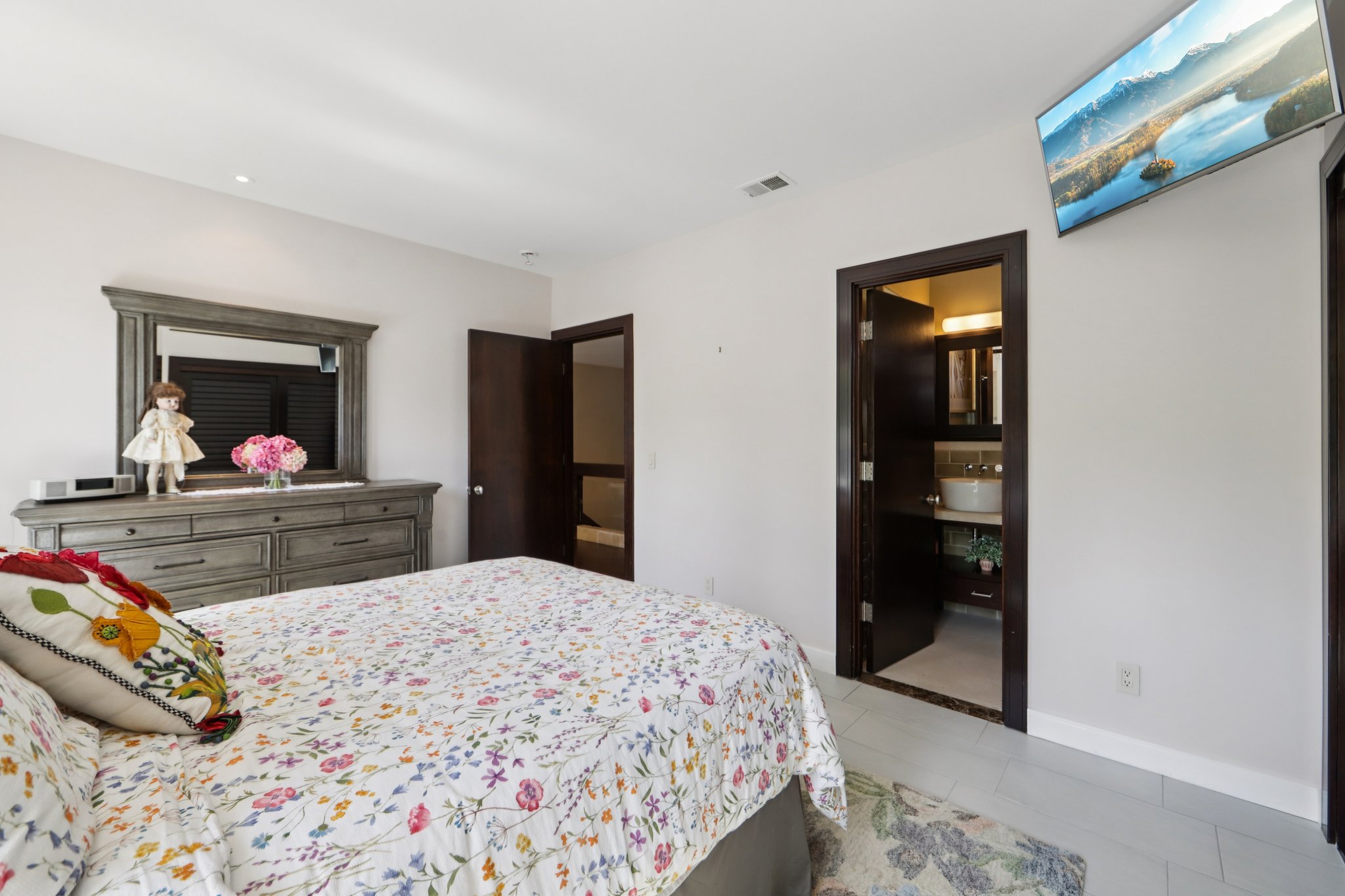 Eastbourne Ct-S2803-055.jpg