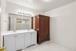 Main Level Full Bath