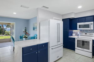 Kitchen 2 of 5