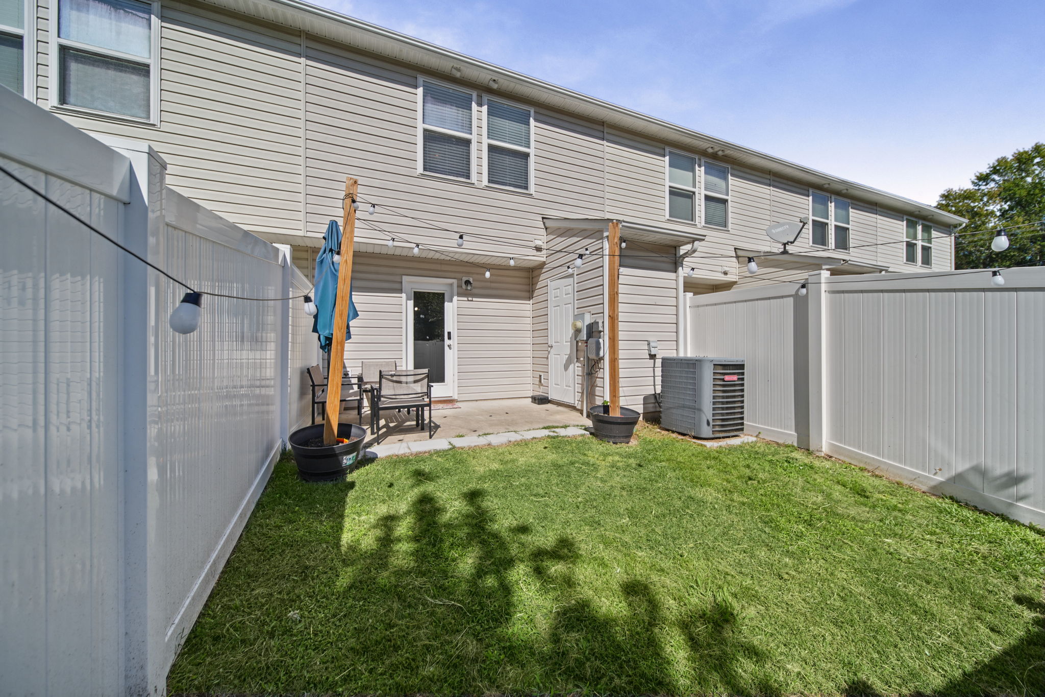 Great Privacy - Nice Sized Patio
