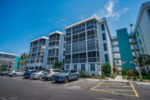 Front Exterior3