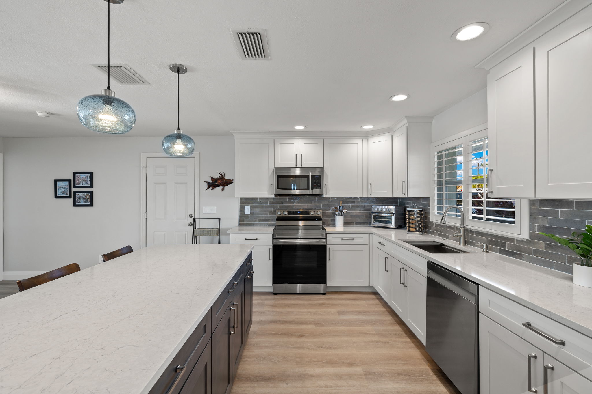 Kitchen 3 of 3