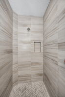 Upper Level Primary Bathroom 1b