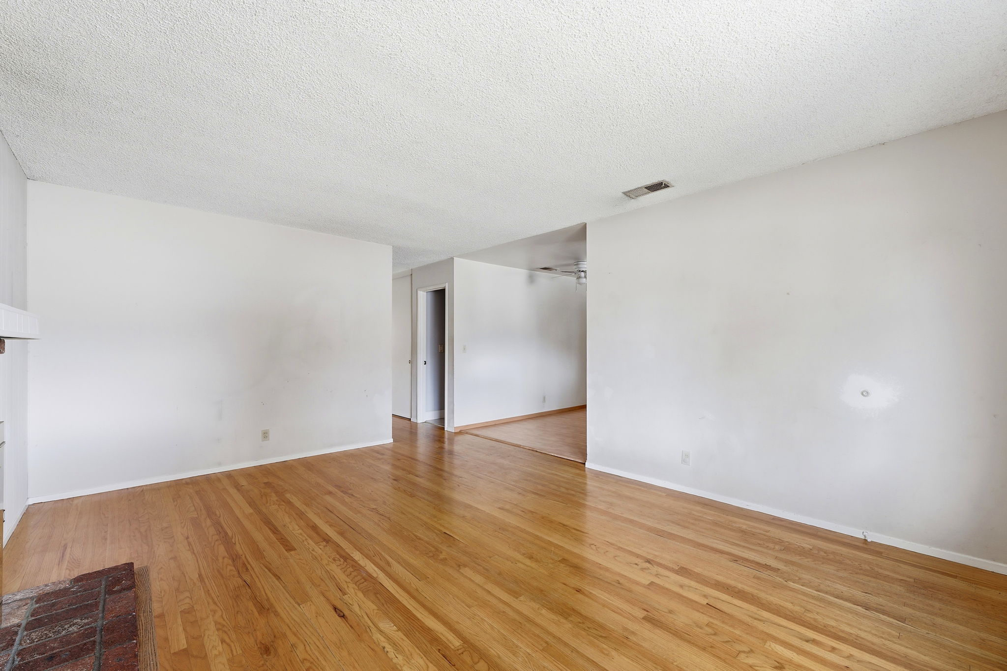 008_F8_491 Bellwood Dr