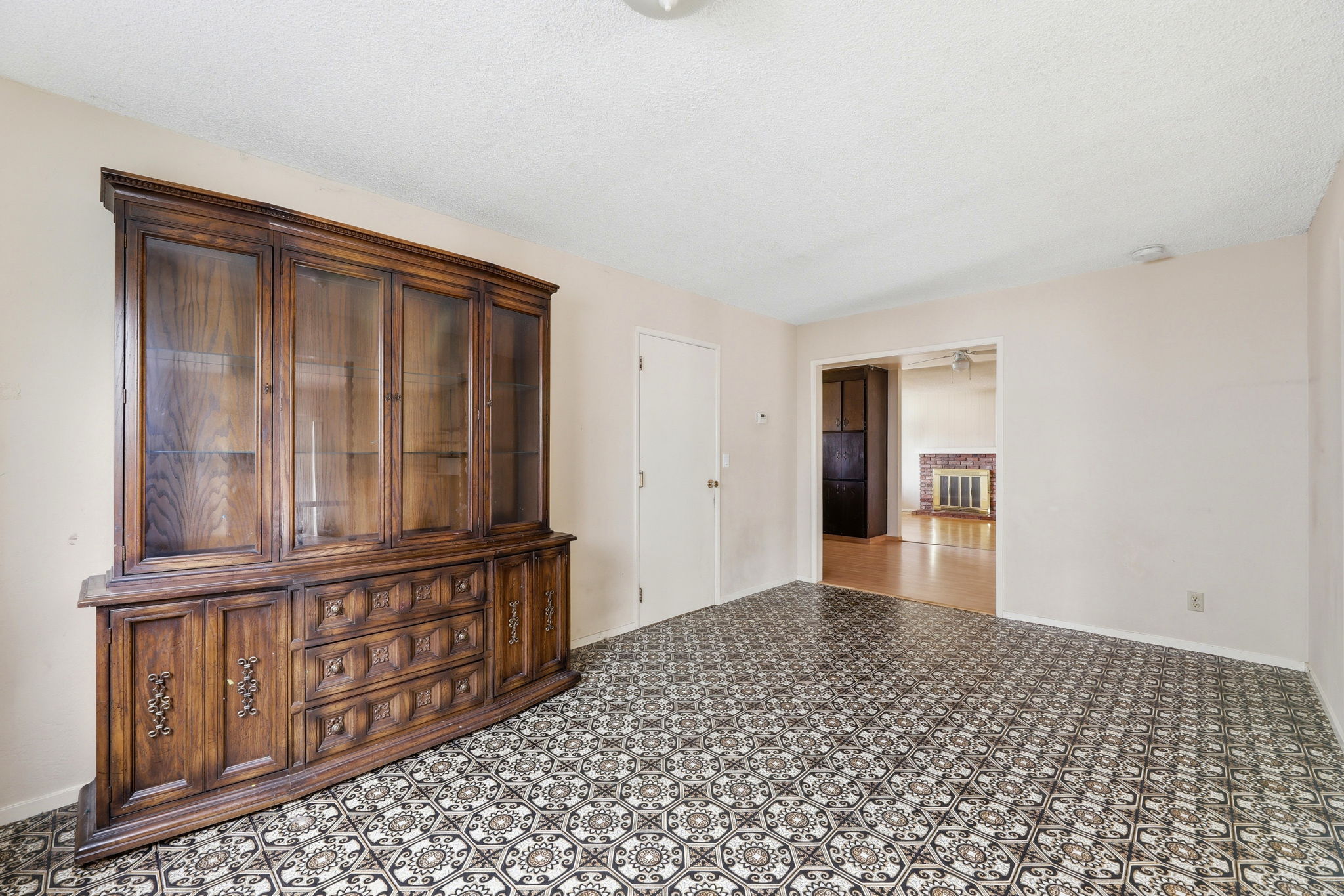 015_F8_491 Bellwood Dr