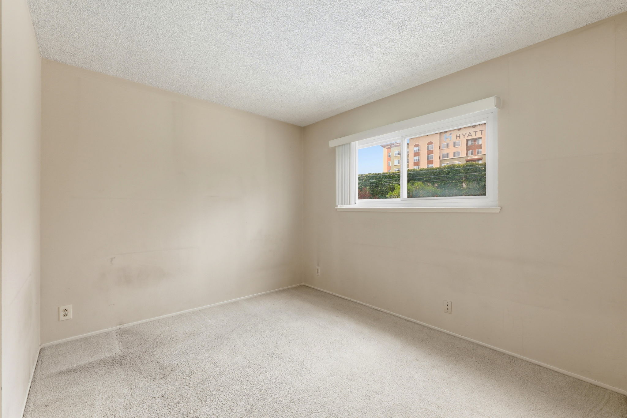 021_F8_491 Bellwood Dr