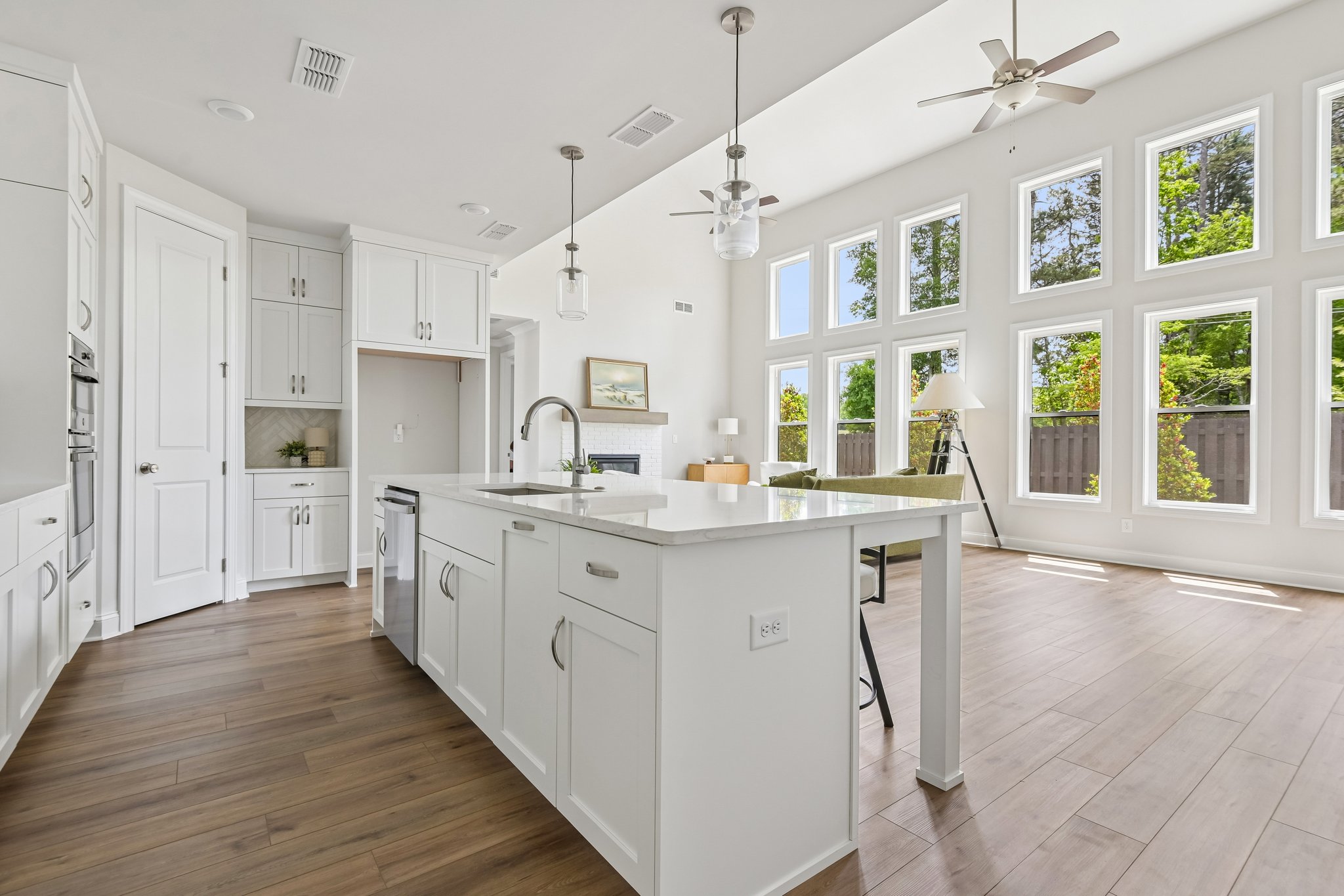 Pearl St-S0105-019.jpg