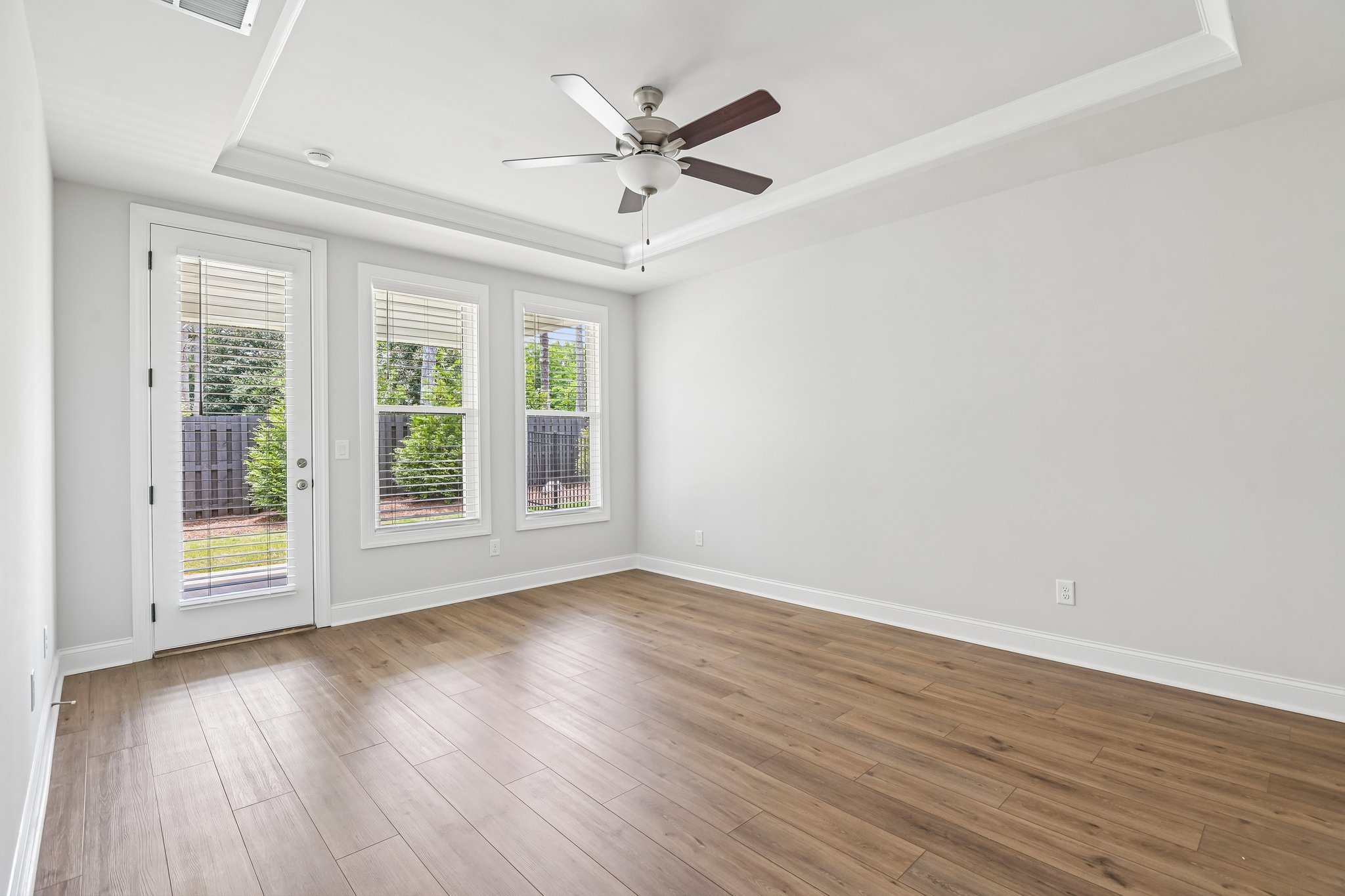 Pearl St-S0105-028.jpg