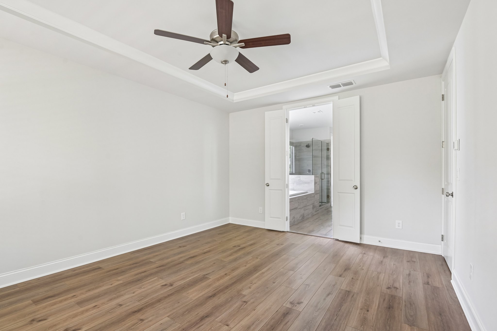 Pearl St-S0105-031.jpg