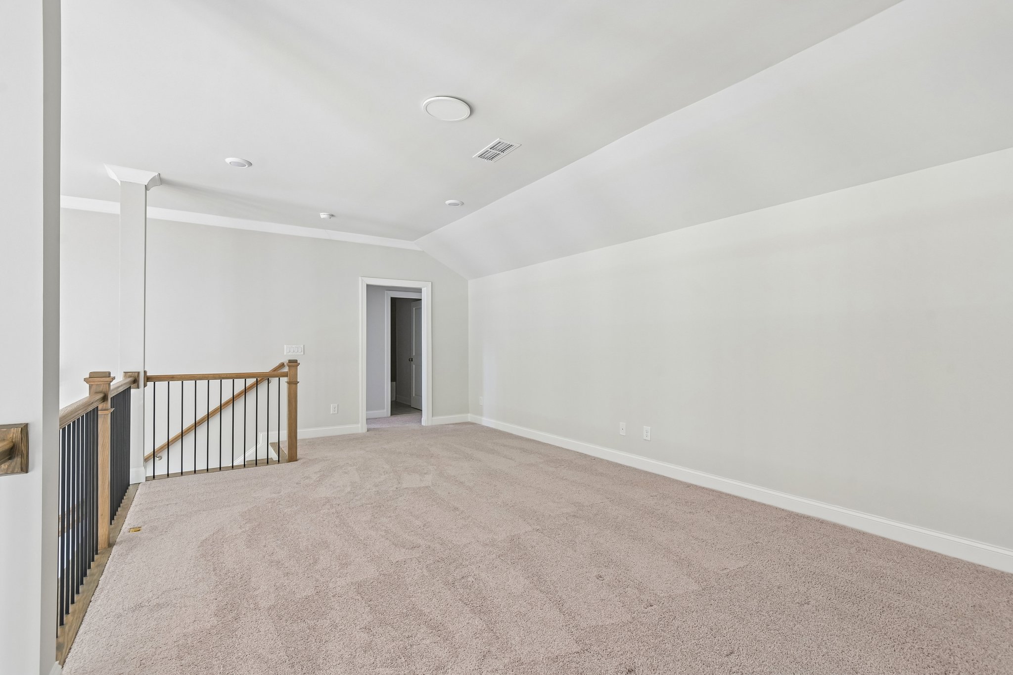 Pearl St-S0105-041.jpg