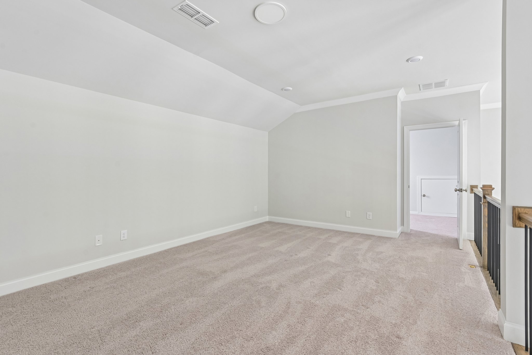 Pearl St-S0105-042.jpg