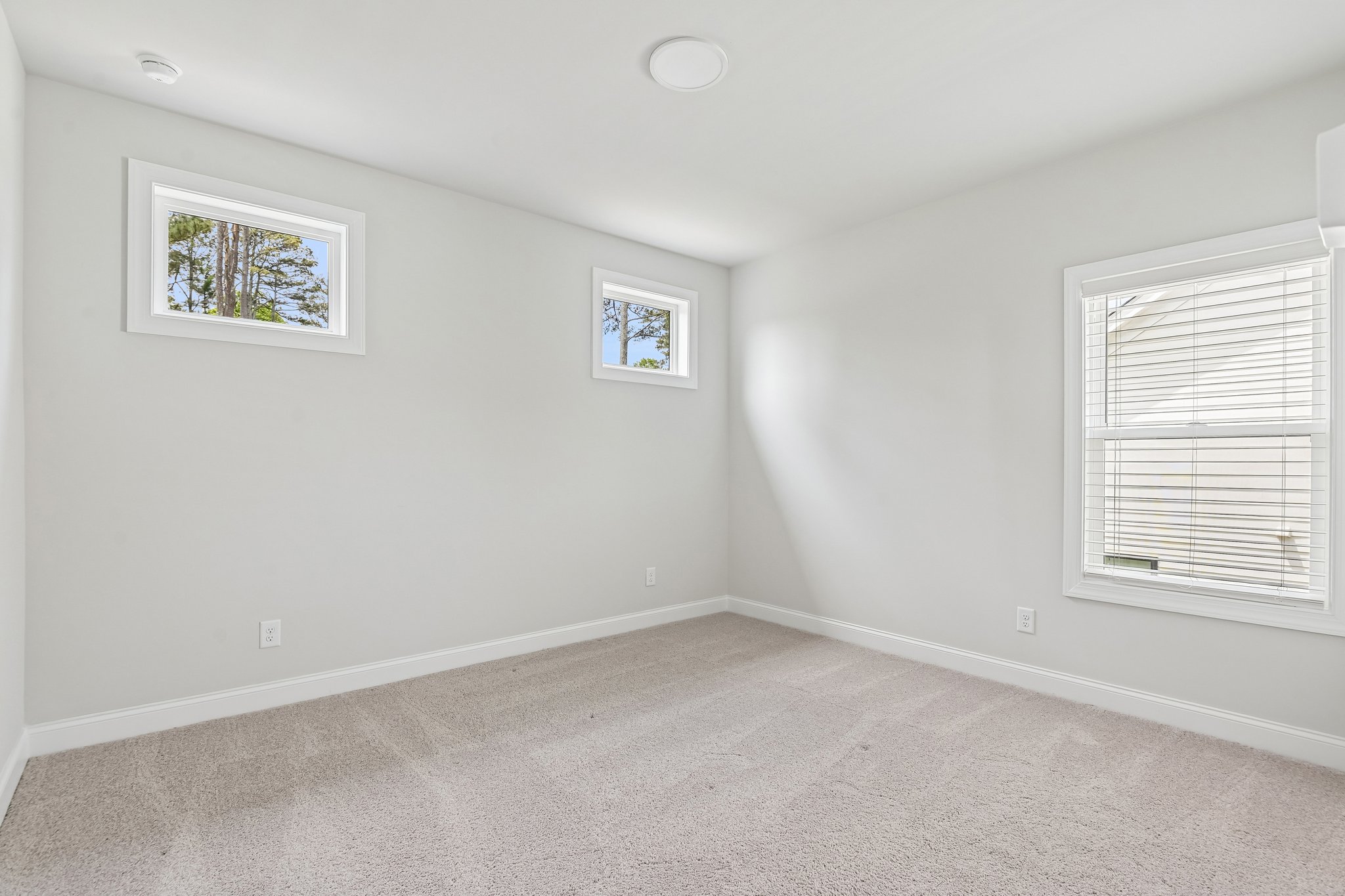 Pearl St-S0105-045.jpg
