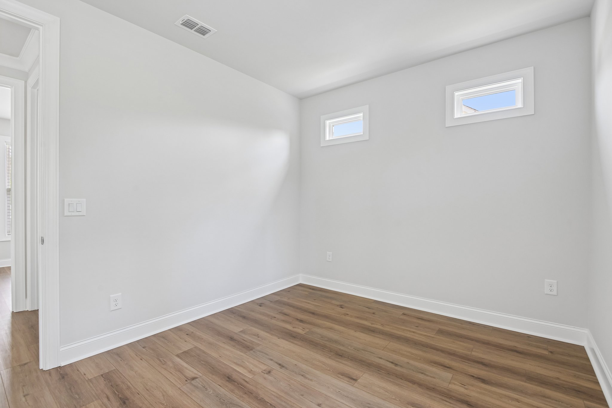 Pearl St-S0105-053.jpg