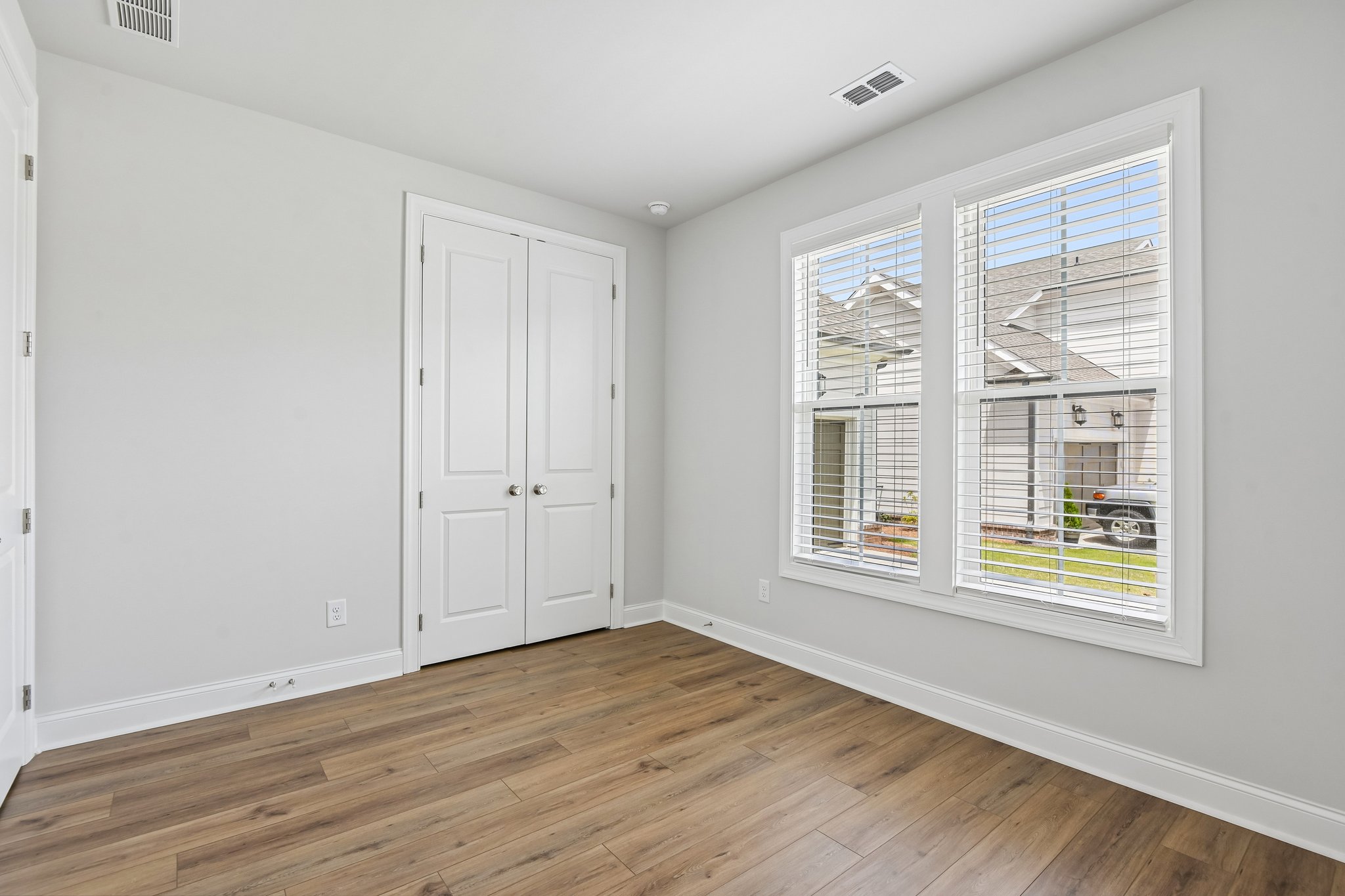 Pearl St-S0105-059.jpg