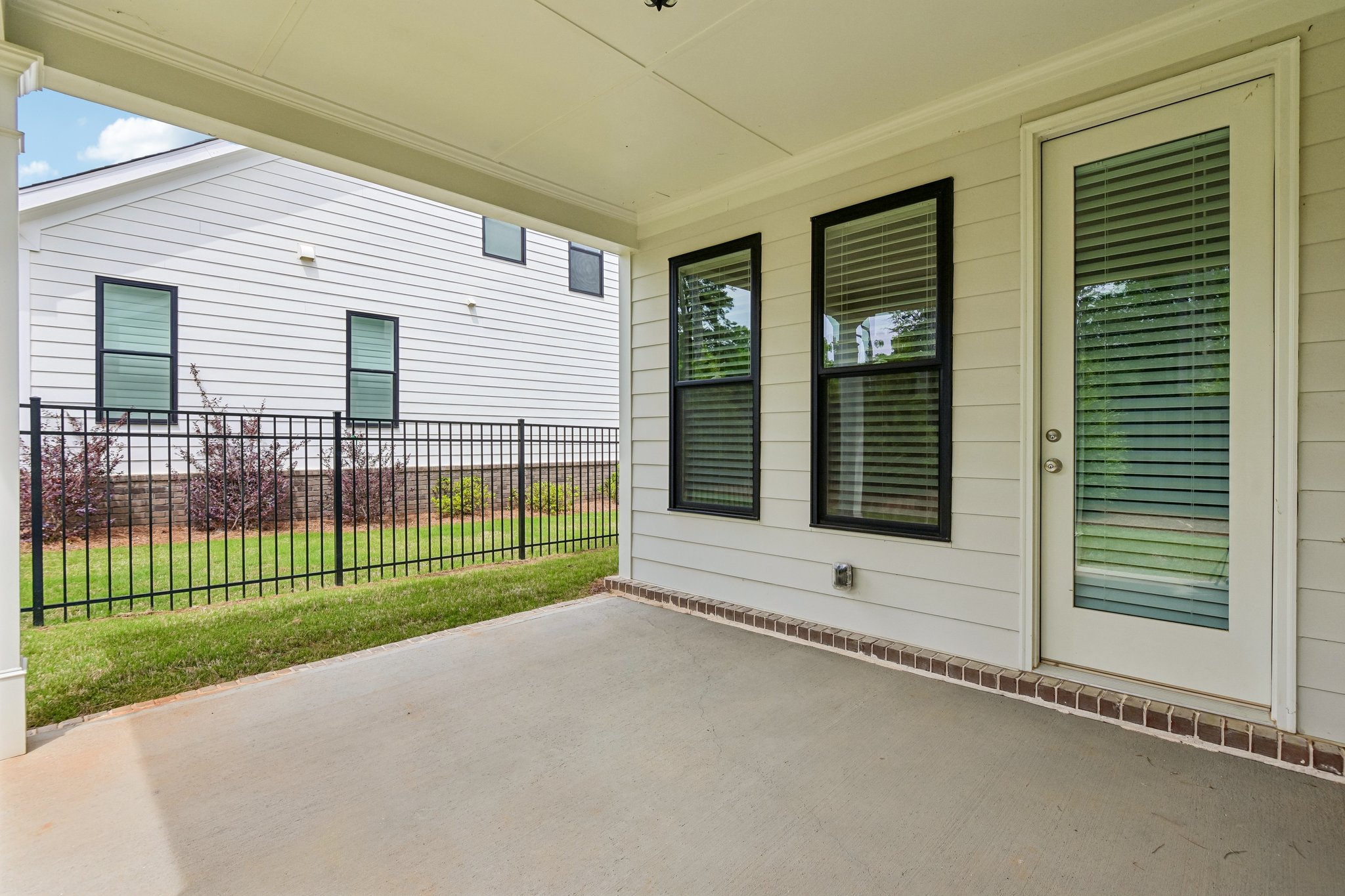 Pearl St-S0105-060.jpg