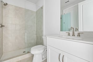Pearl St-S0105-050.jpg