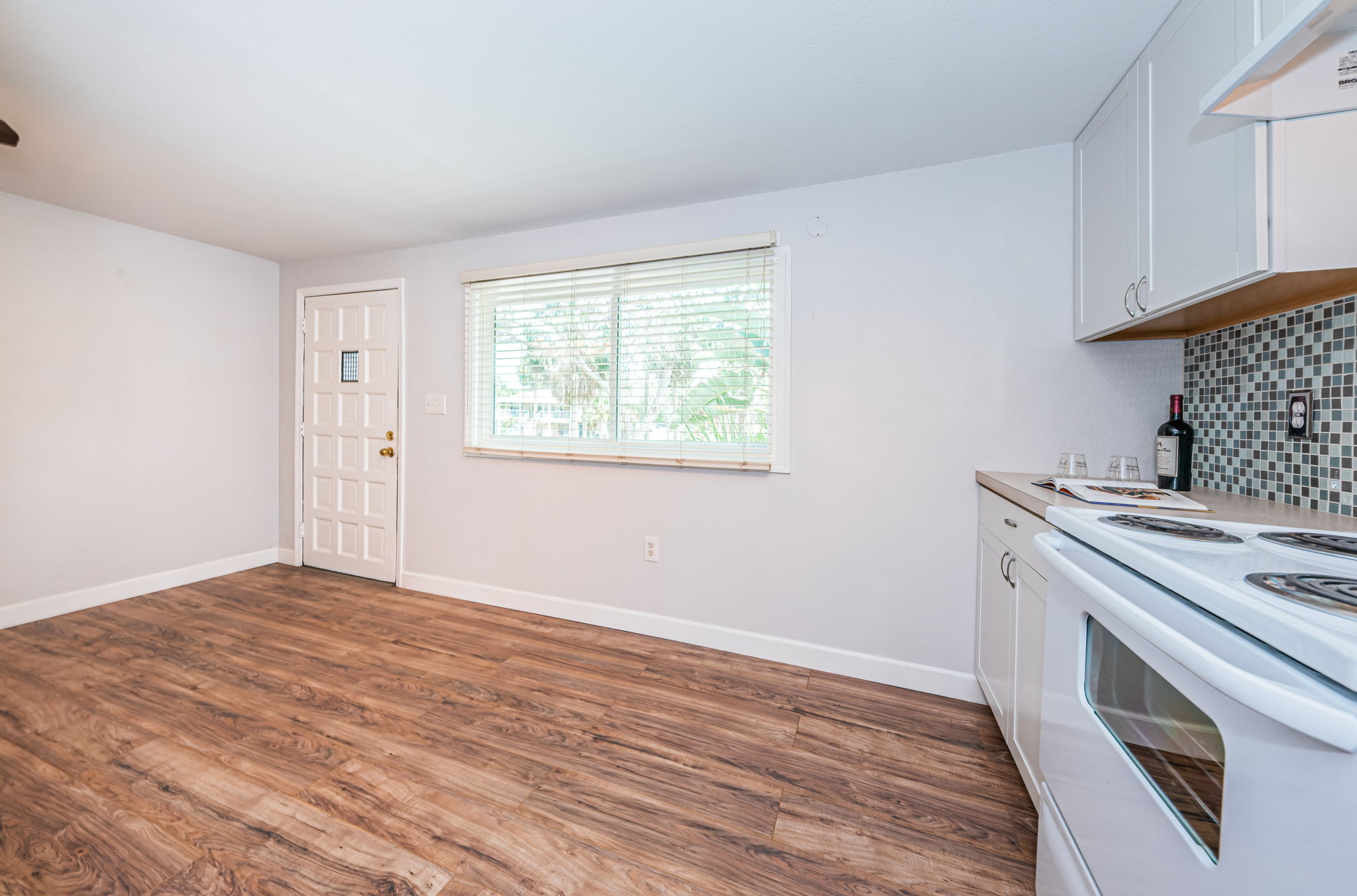 Guest Quarters Kitchen5