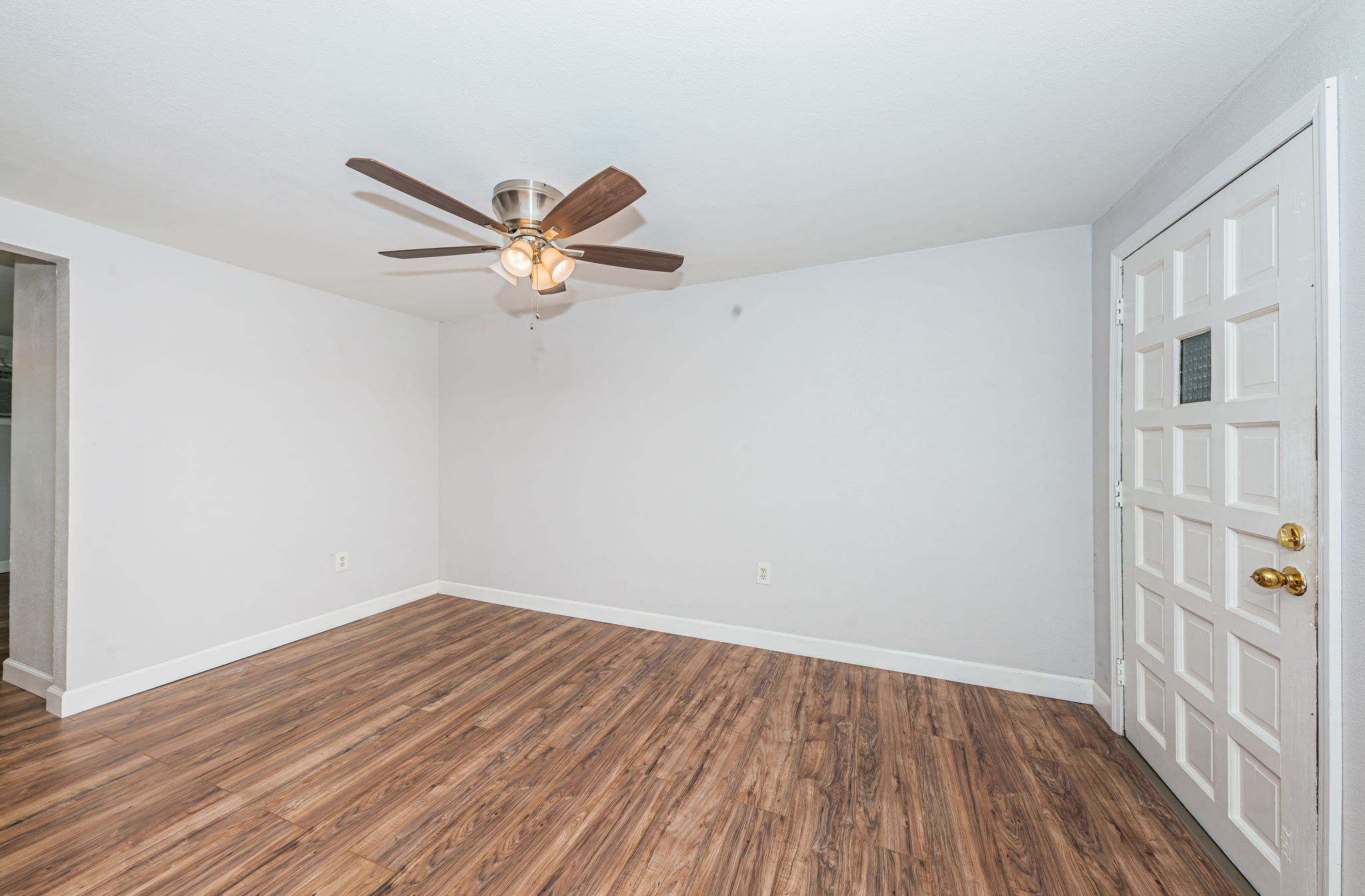 Guest Quarters Living Room1