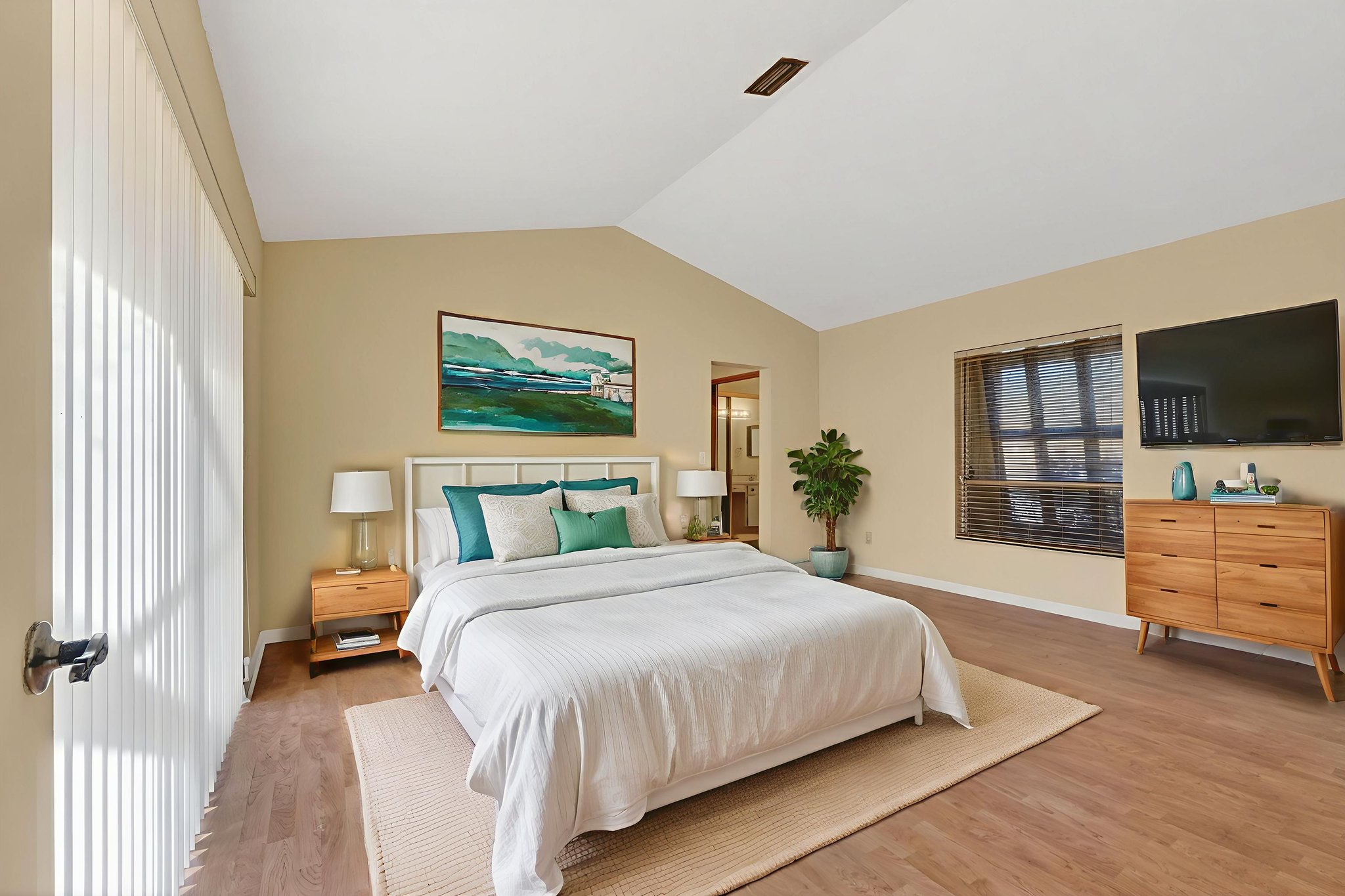 4912 Easter Cir-Orlando, 32808-11 virtually staged.jpeg