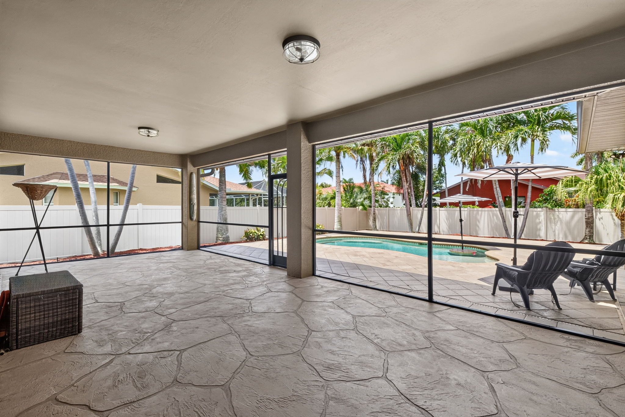 Pool Lanai 2