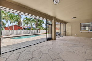 Pool Lanai 1