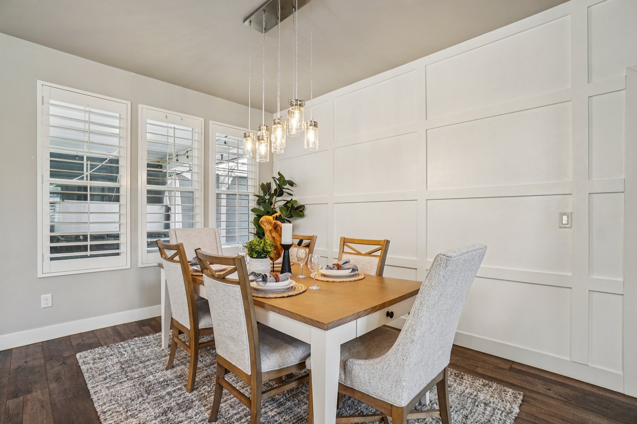 Dining w/Custom Lighting