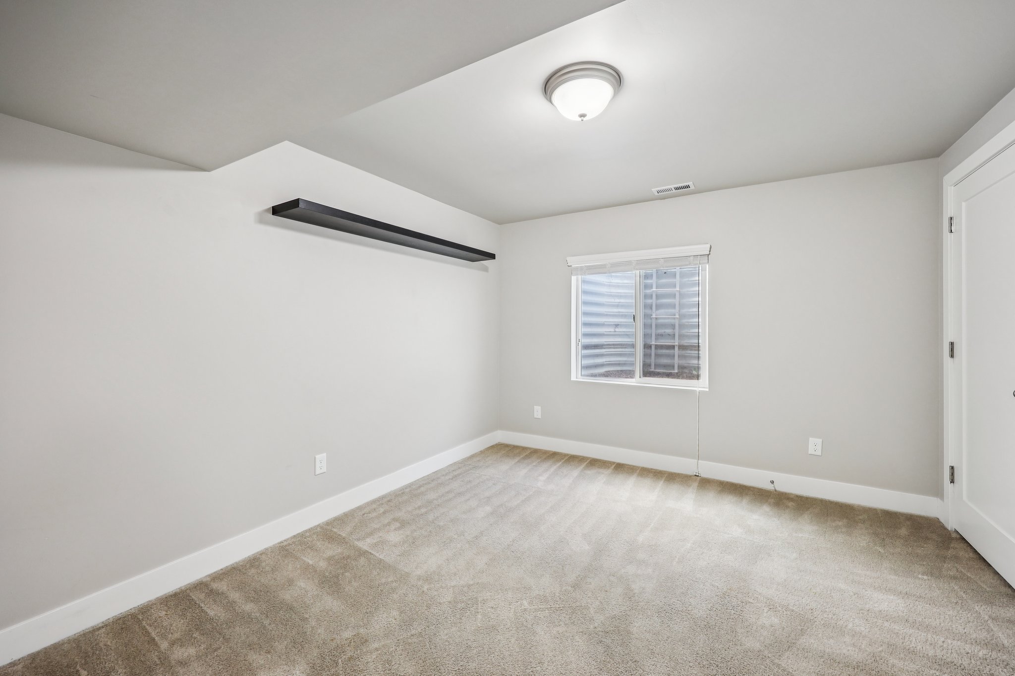 5th Downstairs Bedroom