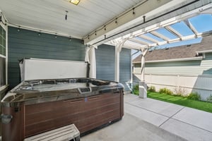 Hot Tub & Pergola