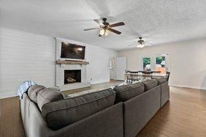  Photo 47