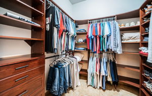 Master Bedroom Walk-in Closet2