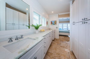 Master Bathroom1d