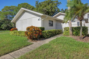 Front Exterior4