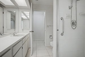 Primary Bathroom1b