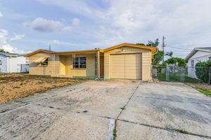 Front Exterior5