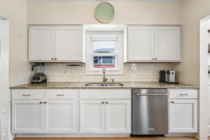 Bryant Ave S-S0205-019.jpg