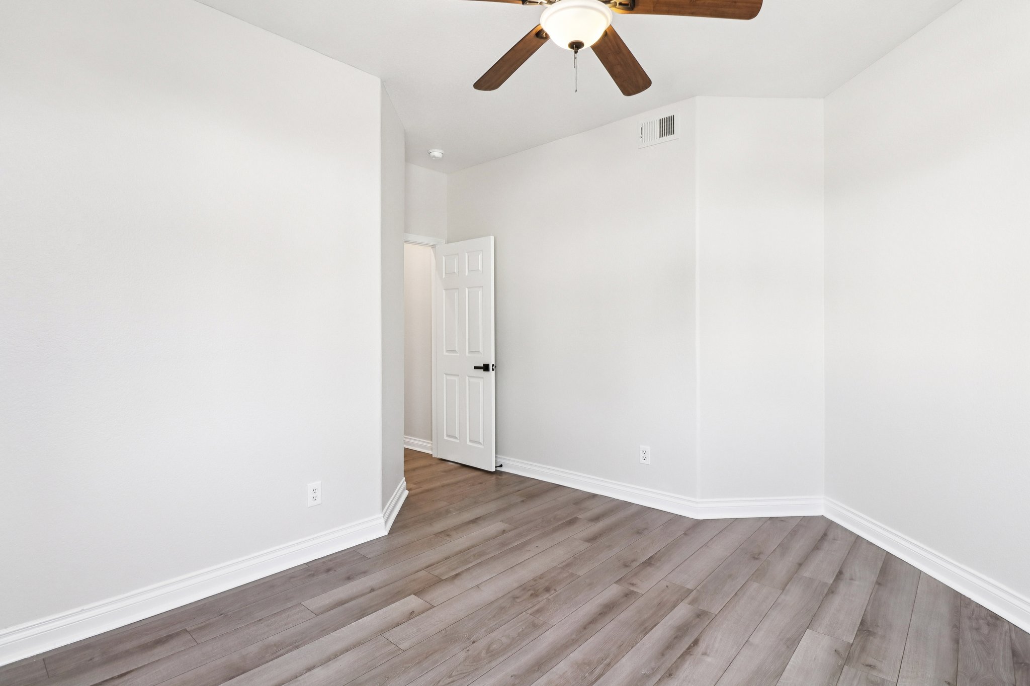 Amador Dr-S0204-054.jpg