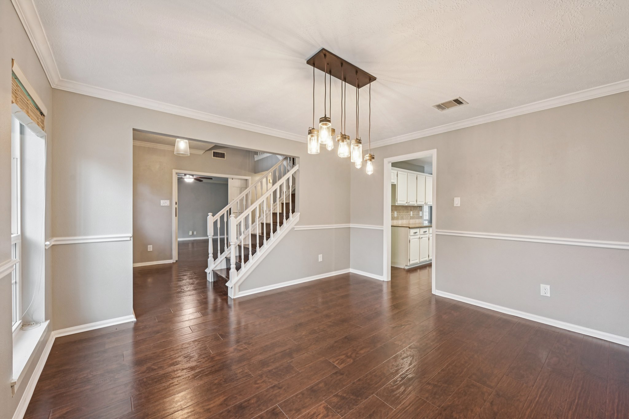 Echo Falls Dr-S2201-004.jpg