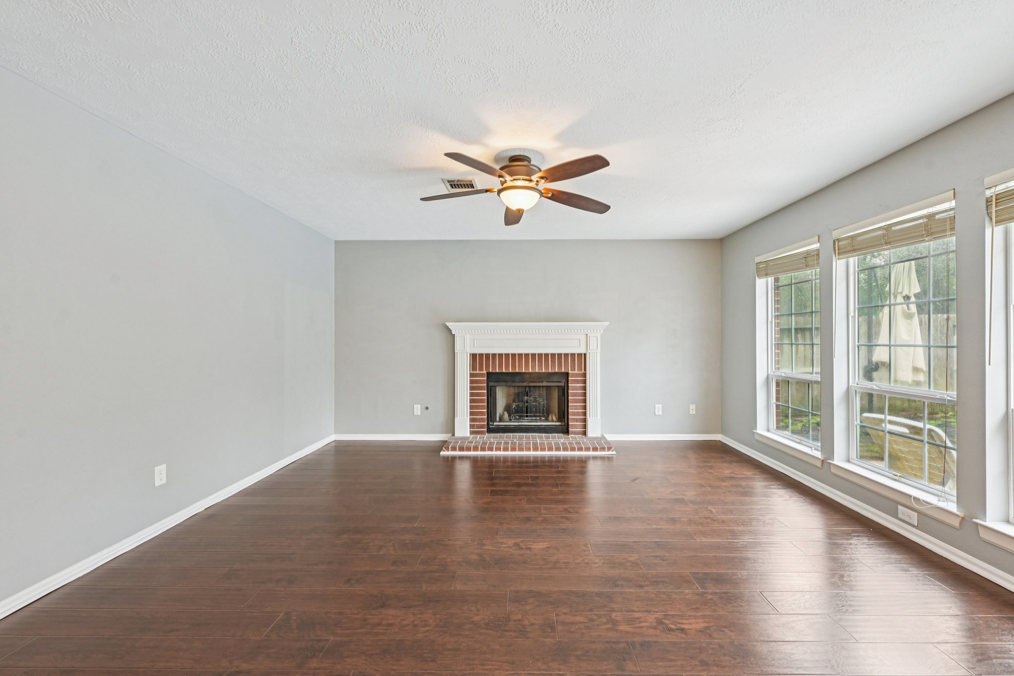 Echo Falls Dr-S2201-008.jpg