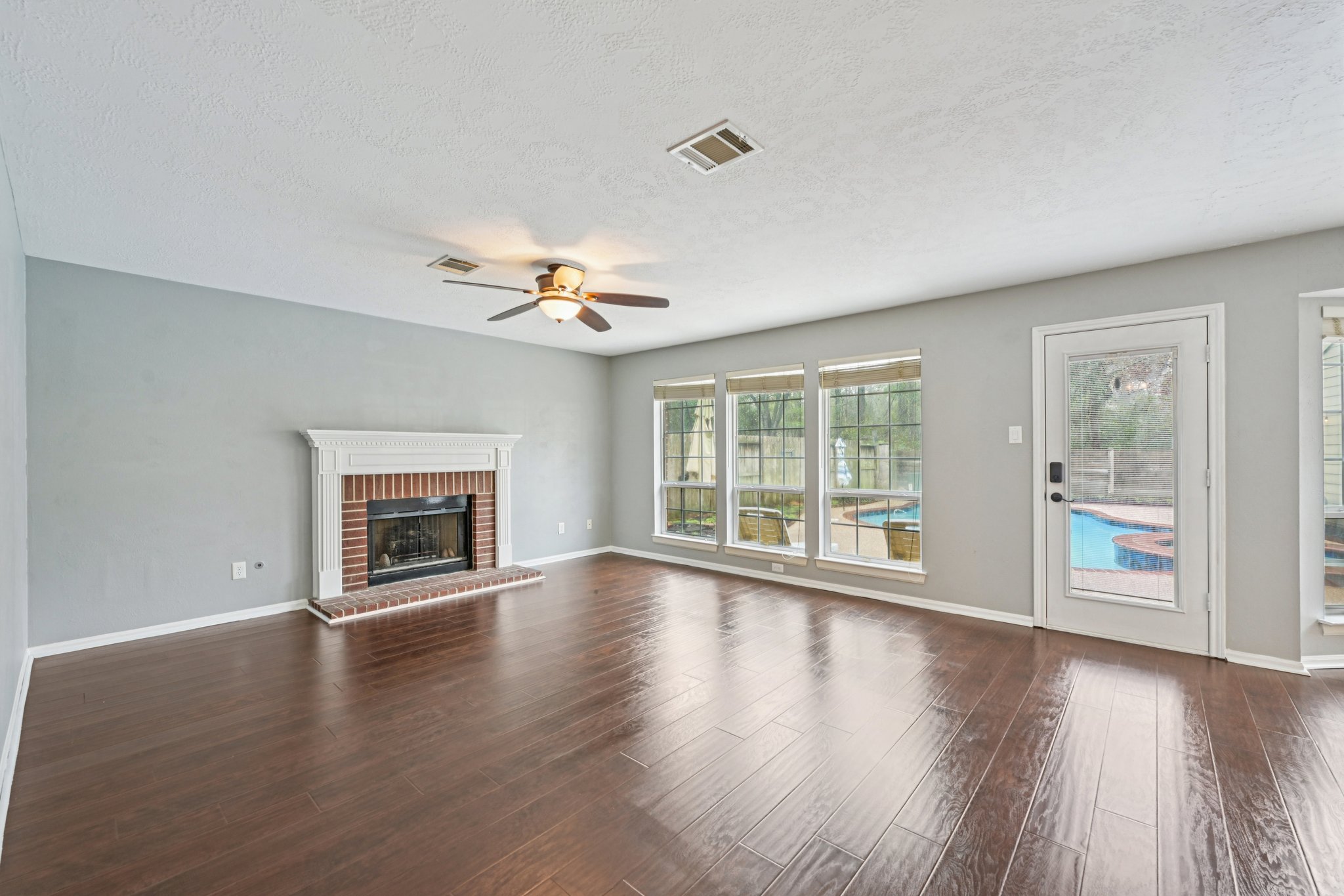 Echo Falls Dr-S2201-009.jpg