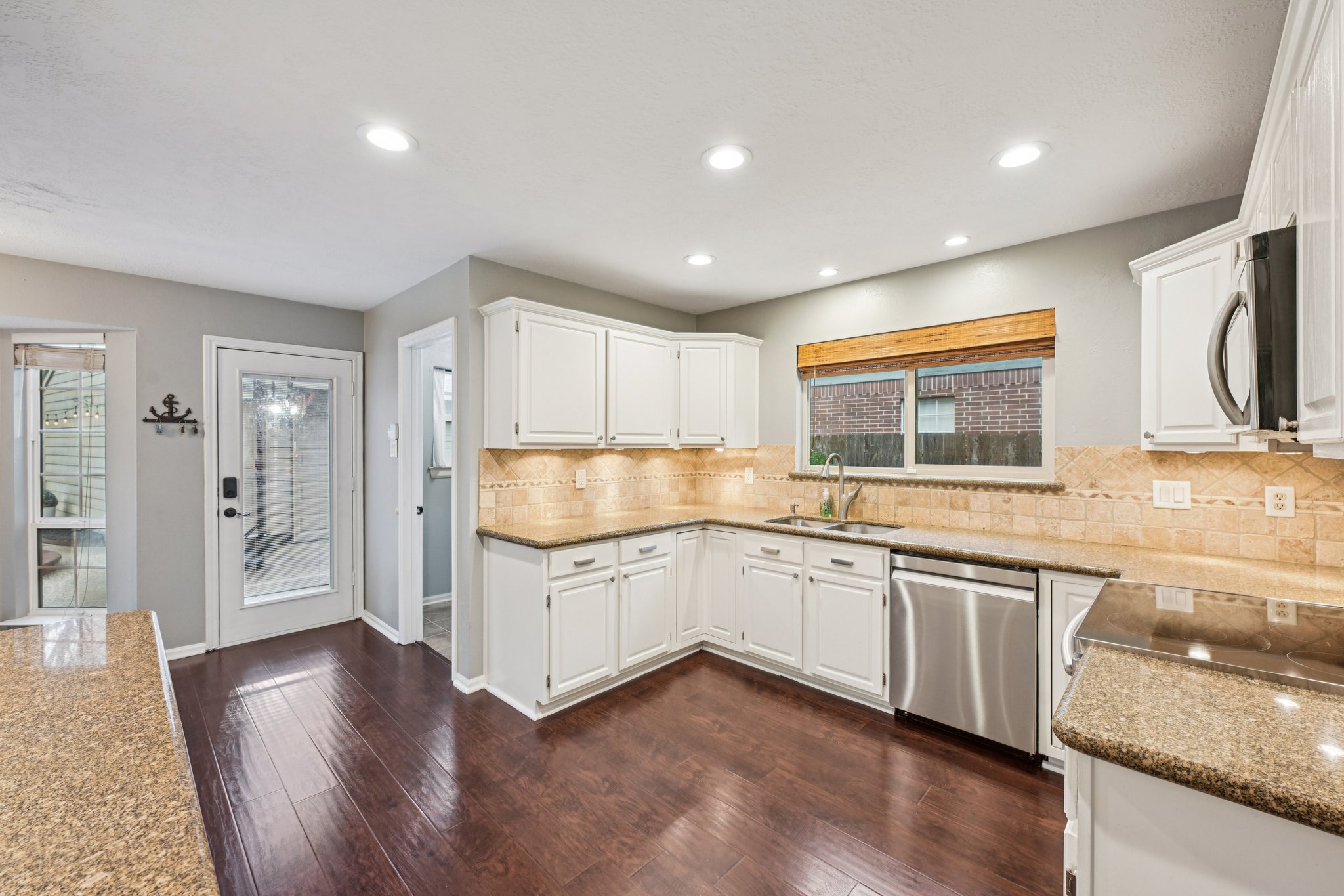 Echo Falls Dr-S2201-015.jpg