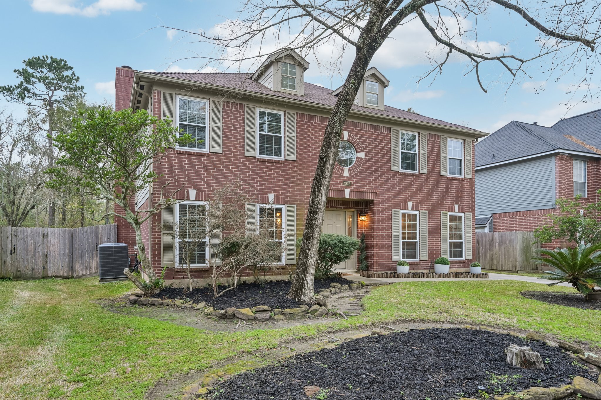 Echo Falls Dr-S2301-1-004.jpg