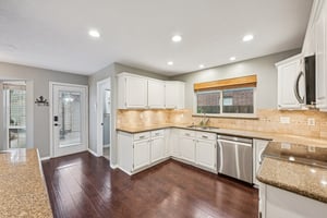 Echo Falls Dr-S2201-015.jpg