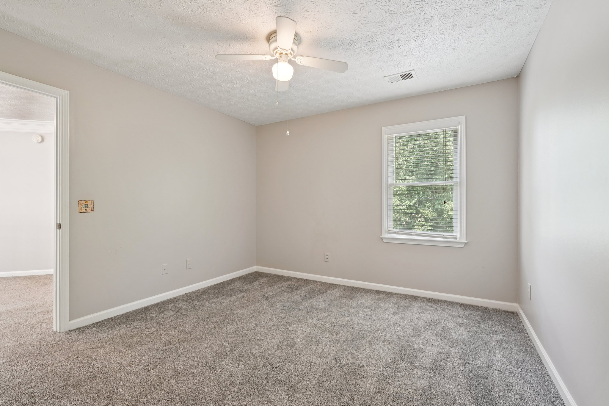 Pippin Dr NW-S1904-029.jpg