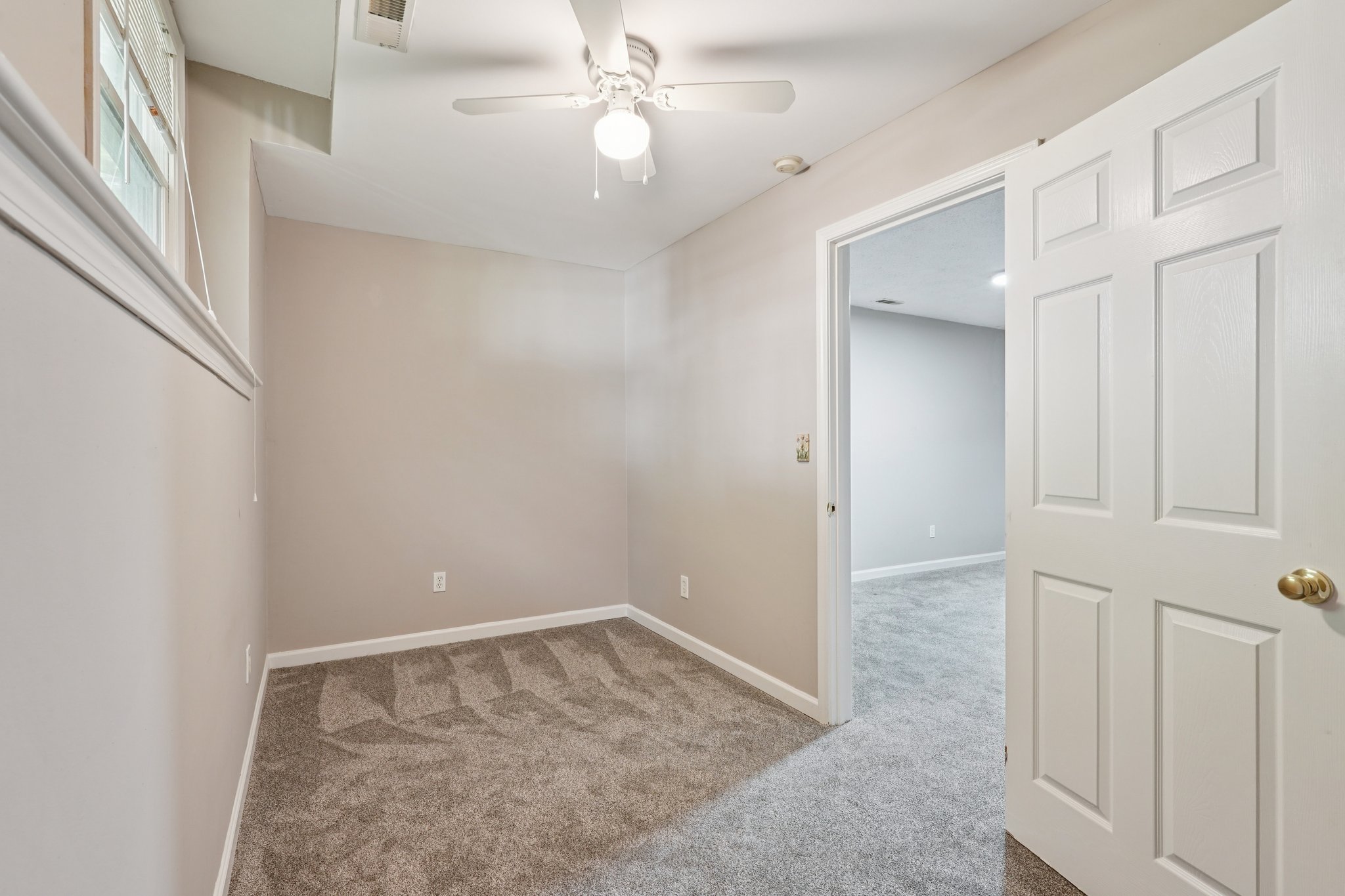 Pippin Dr NW-S1904-048.jpg