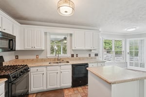 Pippin Dr NW-S1904-019.jpg