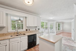 Pippin Dr NW-S1904-020.jpg