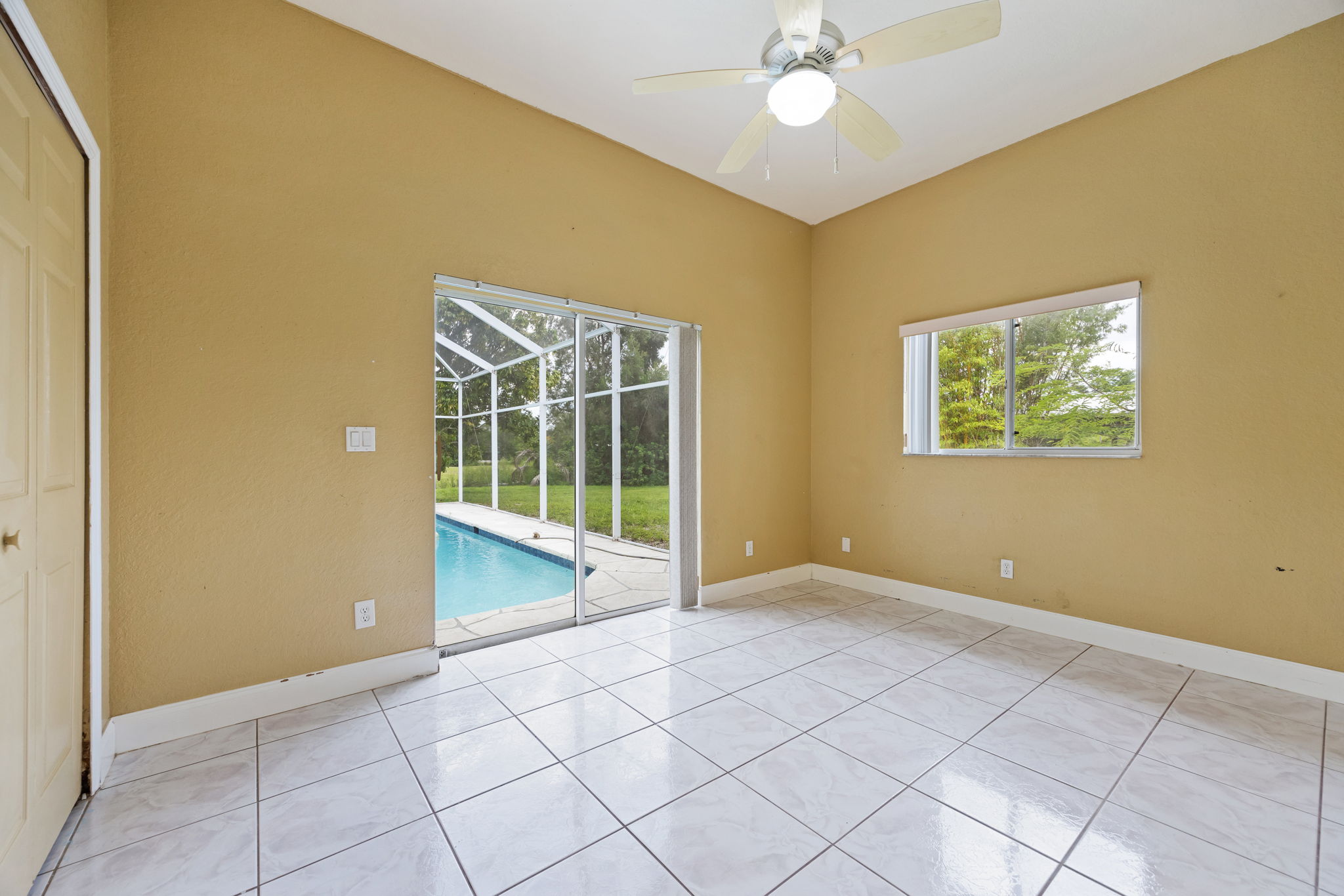  Photo 36
