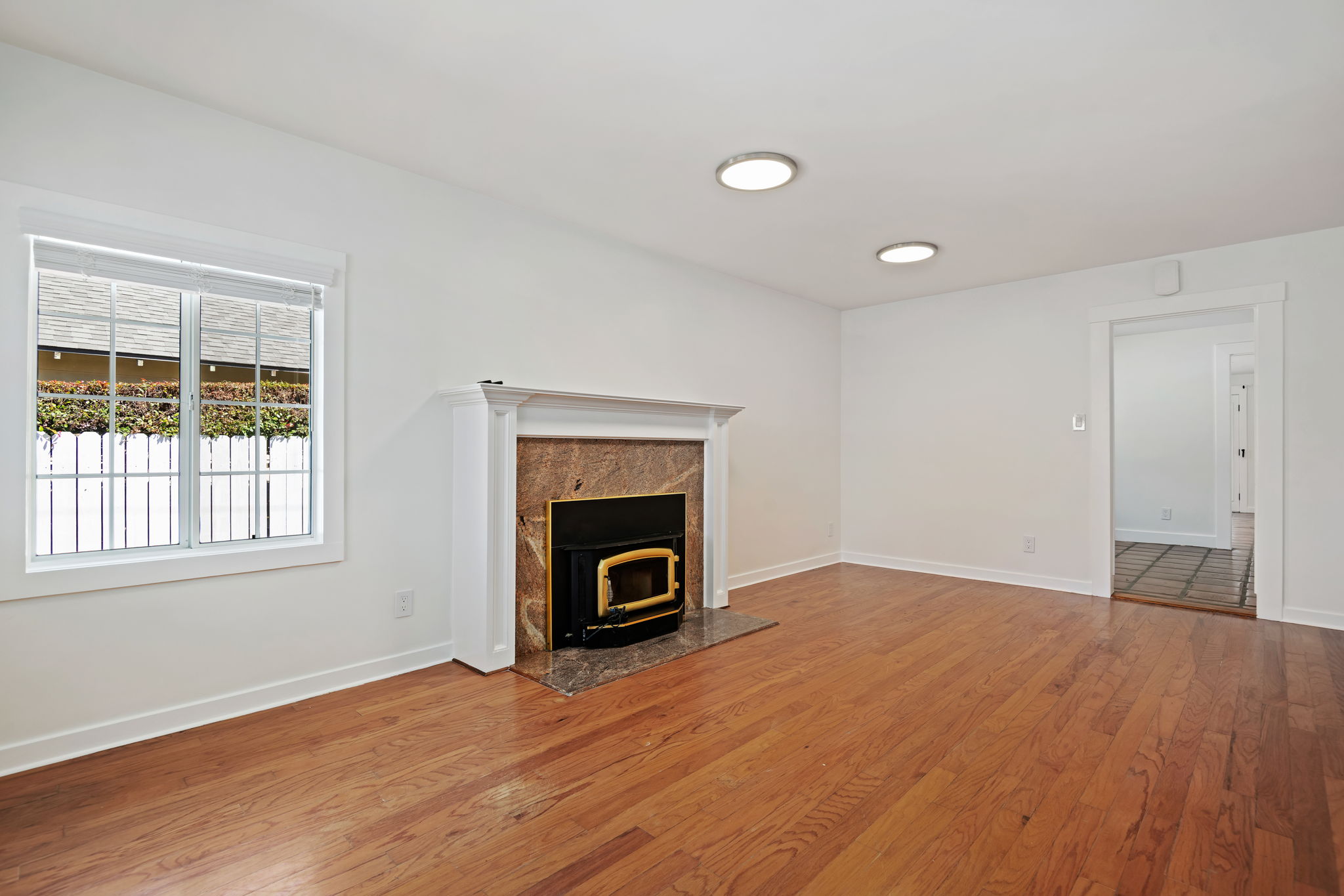 06-Living Room