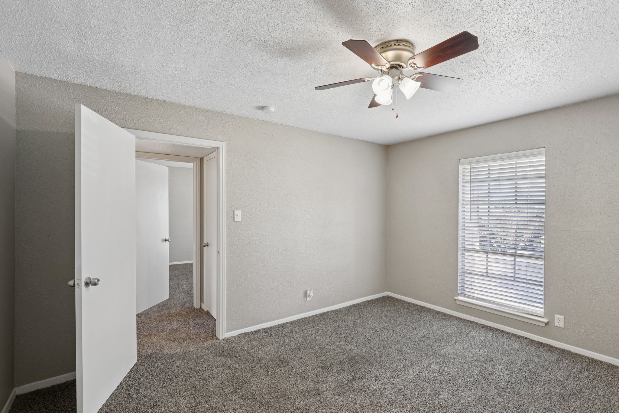 4928 El Campo Ave 218 Fort Worth-S2907-014.jpg